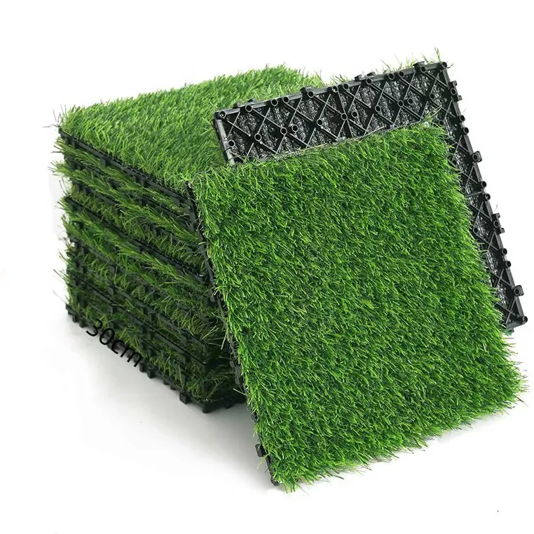 تایل چمن مصنوعی 25 میل اندازه 30*30 با زیره پلاستیکی